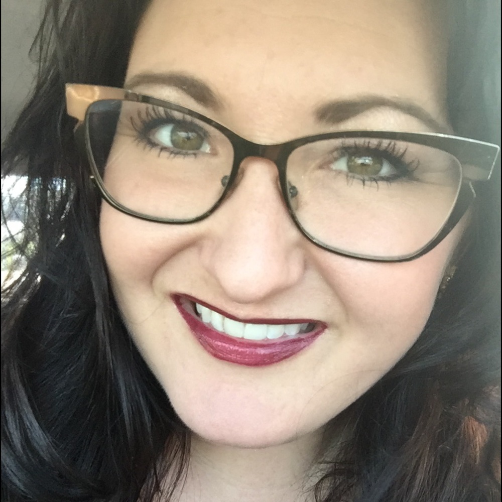 Meet your Posher, Adrienne